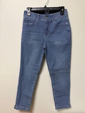 Curve Appeal, Women’s featuring a blue and white railroad stripe pattern. Size 4